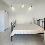 2 Bedroom Lovely In Σπίτι διακοπών