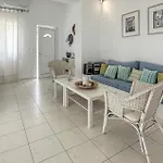 Σπίτι διακοπών 2 Bedroom Lovely In