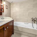 2 Bedroom Lovely In