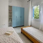 Feriehus 2 Bedroom Lovely In Kalamata