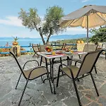 بيت للعطل 2 Bedroom Lovely In كالاماتا