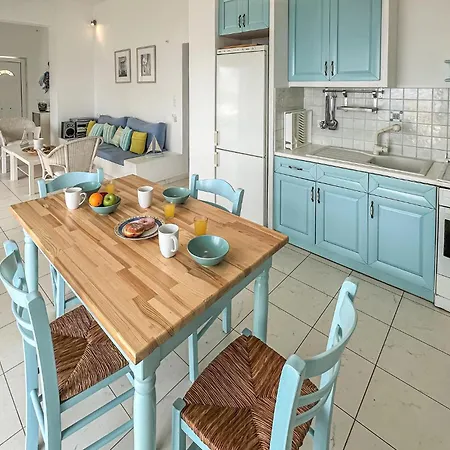 2 Bedroom Lovely In Vakantiehuis Verga Kalamata