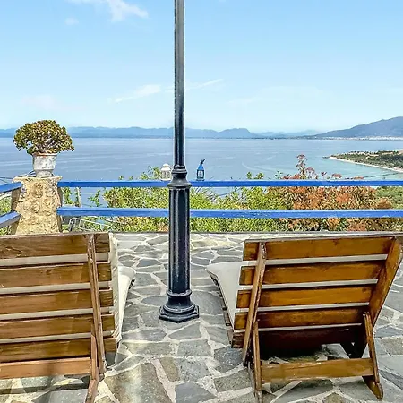 Holiday home 2 Bedroom Lovely In Kalamata