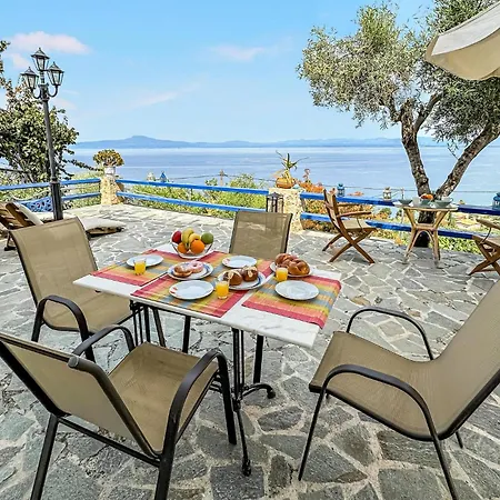 2 Bedroom Lovely In Σπίτι διακοπών *