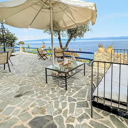 Vakantiehuis 2 Bedroom Lovely In *