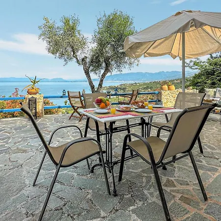 Holiday home 2 Bedroom Lovely In Kalamata