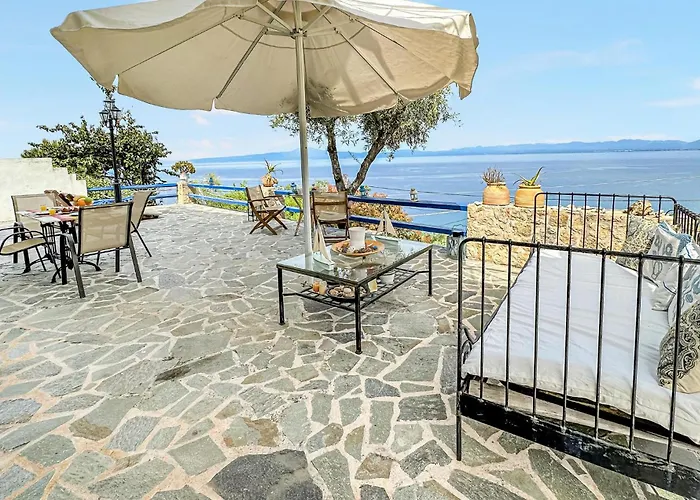 Vakantiehuis 2 Bedroom Lovely In *