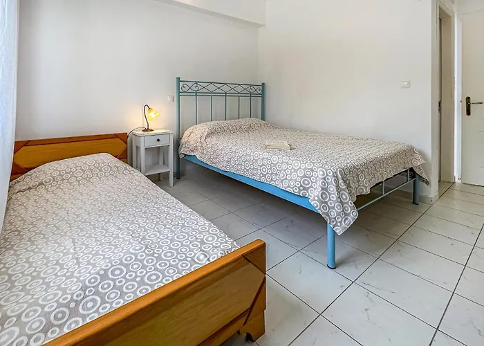 2 Bedroom Lovely In * Verga Kalamata